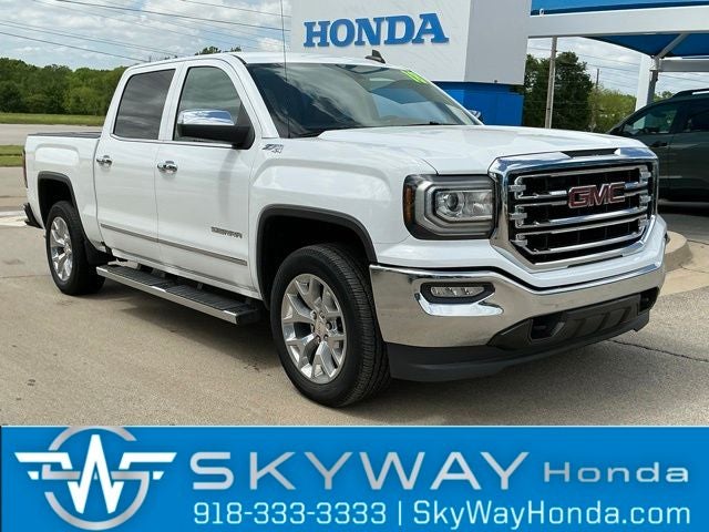 2018 GMC Sierra 4WD Crew Cab Short Box SLT's photo