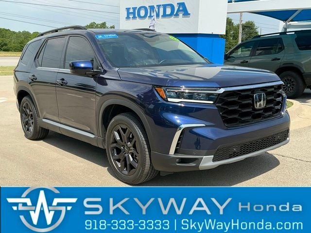 2025 Honda Pilot Touring 2WD's photo